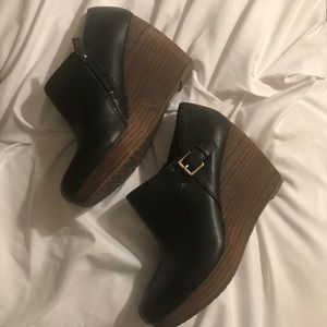 Dr scholls memory foam wedges.